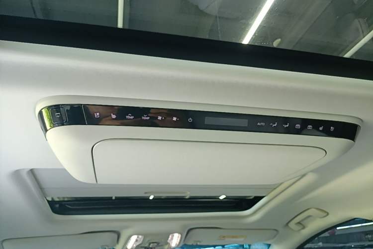 Used Buick GL8 New Energy 2024 Lu Zun Deluxe Edition 7-Seater Headliner
