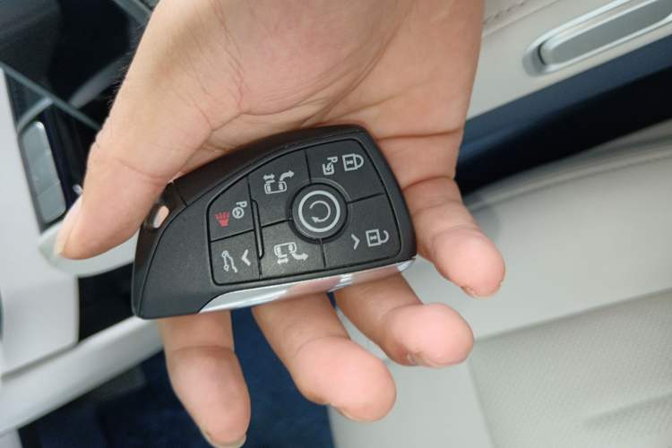 Used Buick GL8 New Energy 2024 Lu Zun Luxury Edition 7-Seater Interior 1