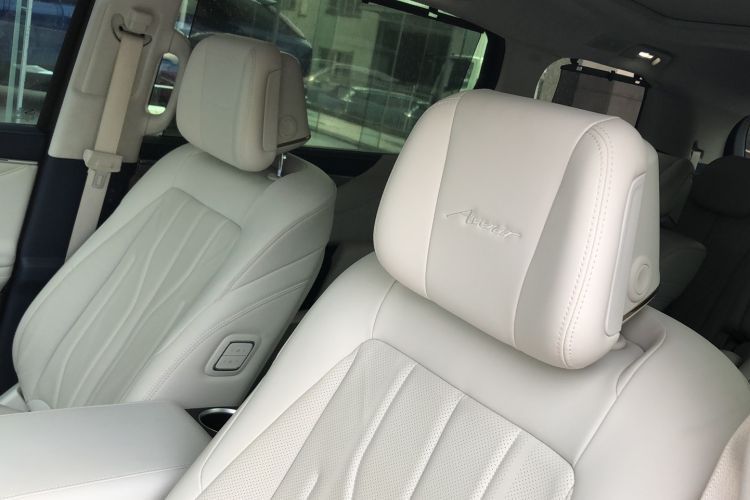 Used Buick GL8 New Energy 2024 Lu Zun Luxury Edition 7-Seater Interior 4