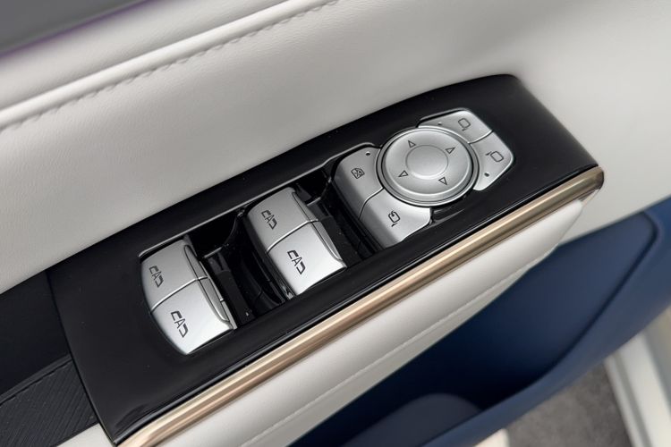 Used Buick GL8 New Energy 2024 Lu Zun Luxury Edition 7-Seater Interior 5