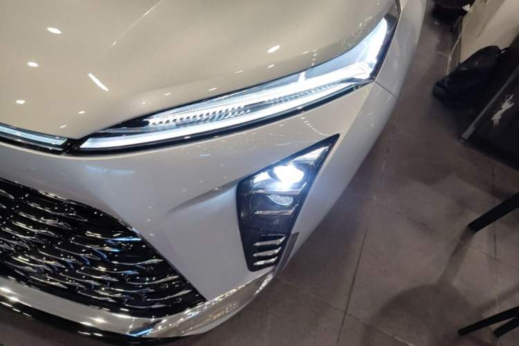 Used Buick GL8 New Energy 2024 Lu Zun Luxury Edition 6-Seater Left Front Headlight