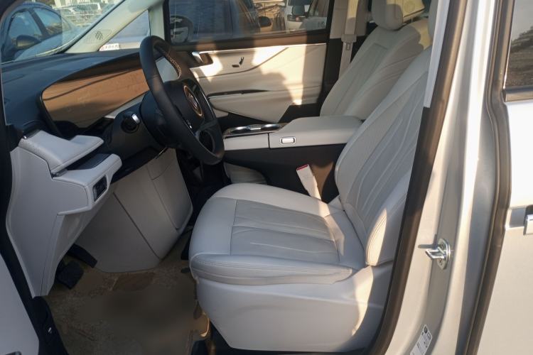 Used Buick GL8 New Energy 2024 Lu Zun Luxury Edition 7-Seater Left Front Seat