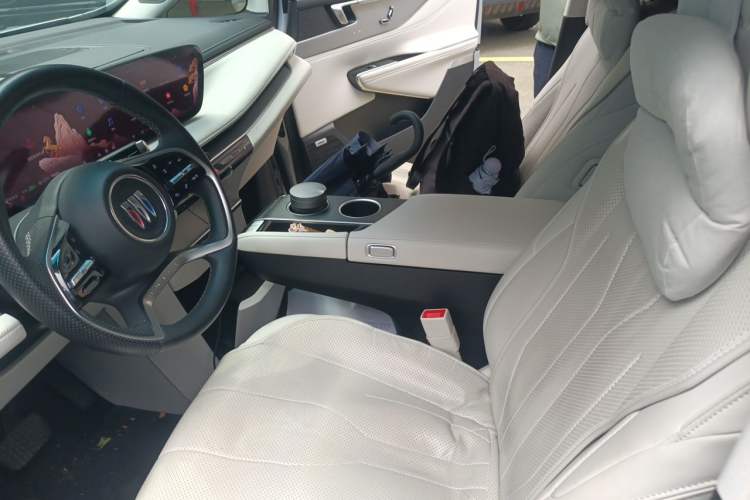 Used Buick GL8 New Energy 2024 Lu Zun Deluxe Edition 7-Seater Left Front Seat