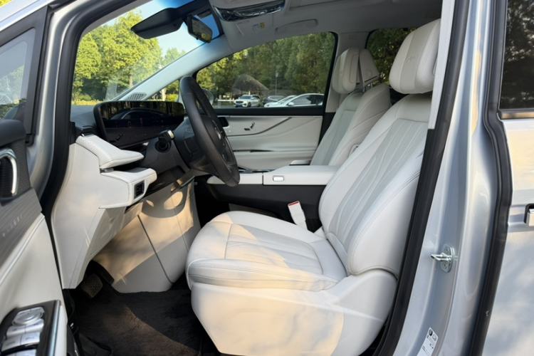Used Buick GL8 New Energy 2024 Lu Zun Luxury Edition 7-Seater Left Front Seat