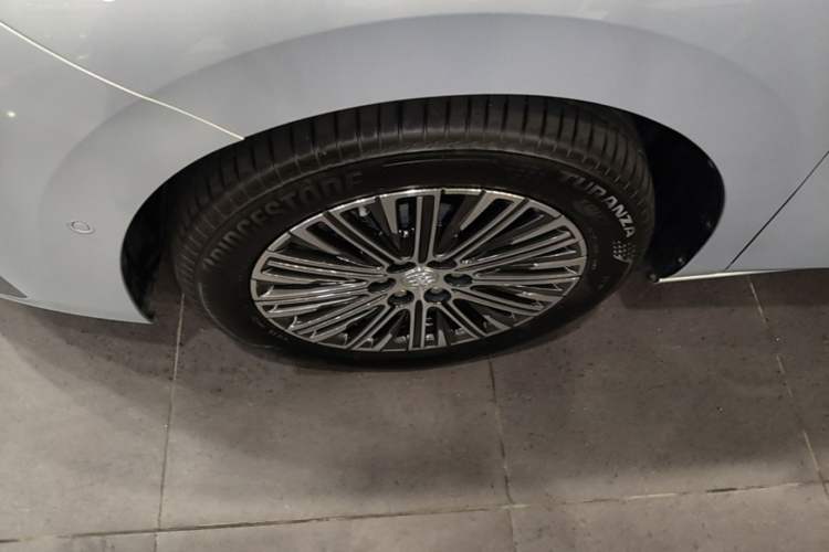 Used Buick GL8 New Energy 2024 Lu Zun Luxury Edition 6-Seater Left Front Wheel Hub