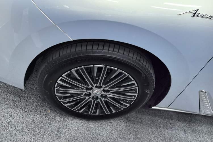 Used Buick GL8 New Energy 2024 Lu Zun Deluxe Edition 7-Seater Left Front Wheel Hub