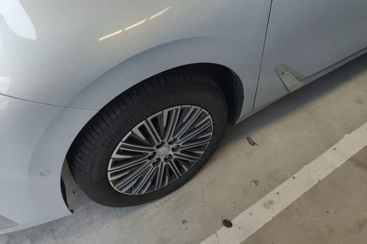 Used Buick GL8 New Energy 2024 Lu Zun Luxury Edition 7-Seater Left Front Wheel Hub