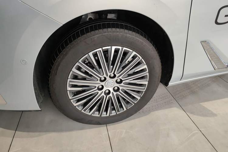 Used Buick GL8 New Energy 2024 Lu Zun Luxury Edition 6-Seater Left Front Wheel Hub