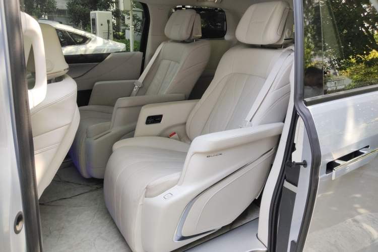 Used Buick GL8 New Energy 2024 Lu Zun Deluxe Edition 7-Seater Left Rear Seat