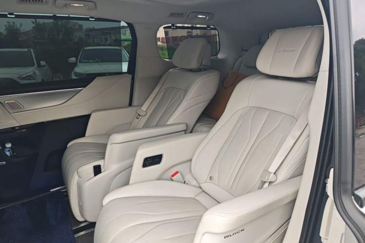 Used Buick GL8 New Energy 2024 Lu Zun Luxury Edition 7-Seater Left Rear Seat