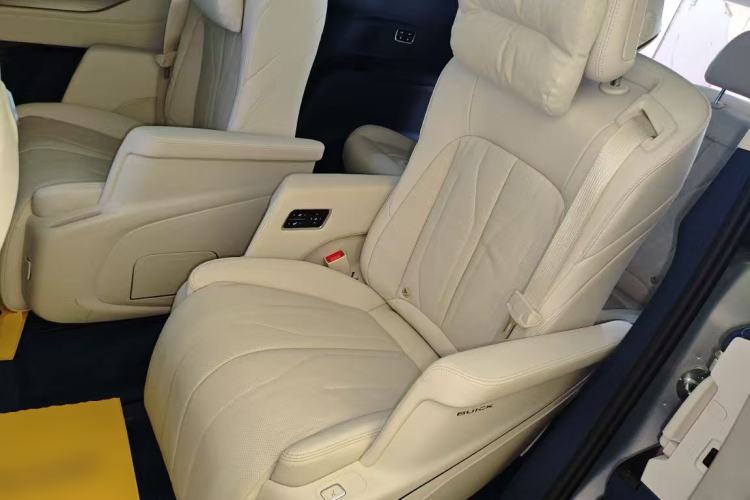 Used Buick GL8 New Energy 2024 Lu Zun Luxury Edition 6-Seater Left Rear Seat