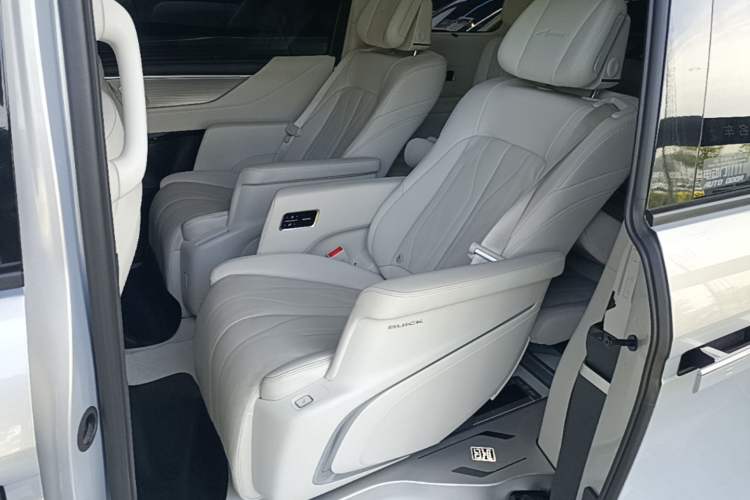 Used Buick GL8 New Energy 2024 Lu Zun Deluxe Edition 7-Seater Left Rear Seat