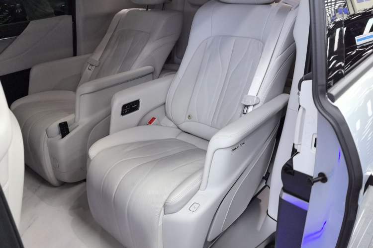 Used Buick GL8 New Energy 2024 Lu Zun Deluxe Edition 7-Seater Left Rear Seat