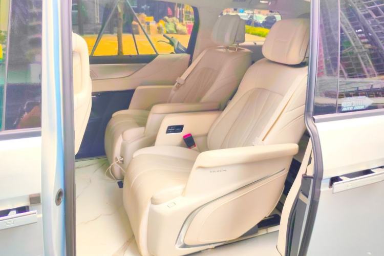 Used Buick GL8 New Energy 2024 Lu Zun Deluxe Edition 7-Seater Left Rear Seat