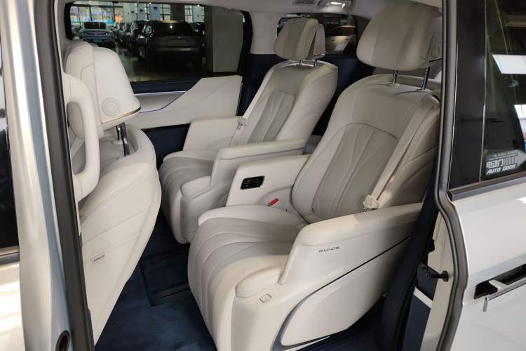 Used Buick GL8 New Energy 2024 Lu Zun Luxury Edition 6-Seater Left Rear Seat