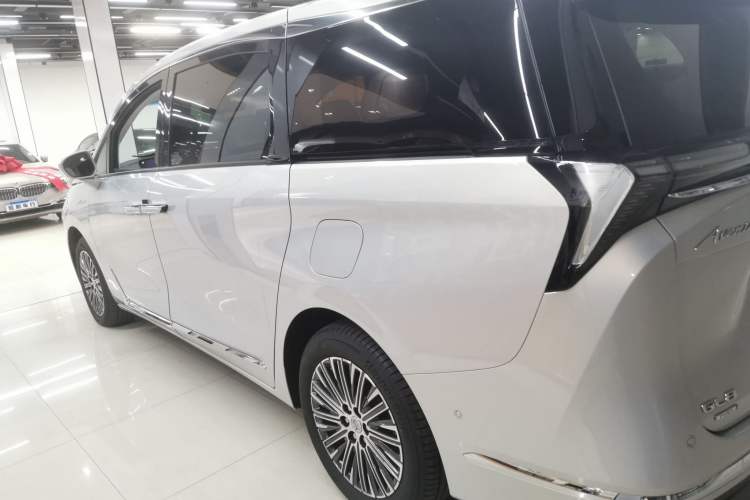 Used Buick GL8 New Energy 2024 Lu Zun Luxury Edition 7-Seater Left Side
