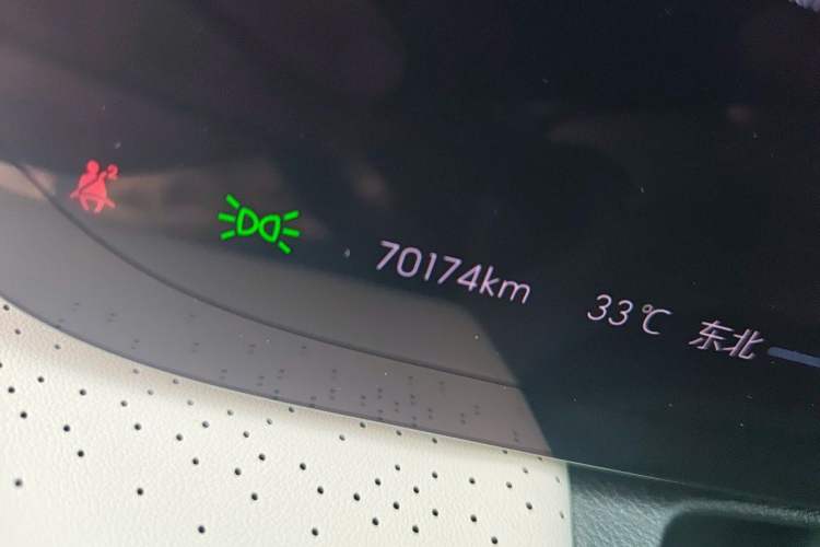 Used Buick GL8 New Energy 2024 Lu Zun Luxury Edition 7-Seater Odometer Close Up