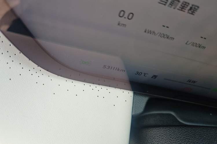 Used Buick GL8 New Energy 2024 Lu Zun Deluxe Edition 7-Seater Odometer Close Up
