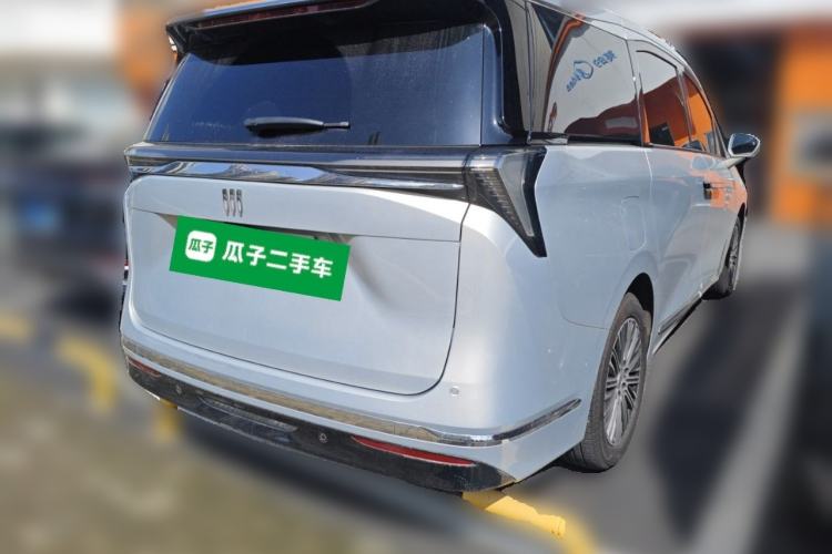 Used Buick GL8 New Energy 2024 Lu Zun Luxury Edition 7-Seater Rear Right 45 Deg