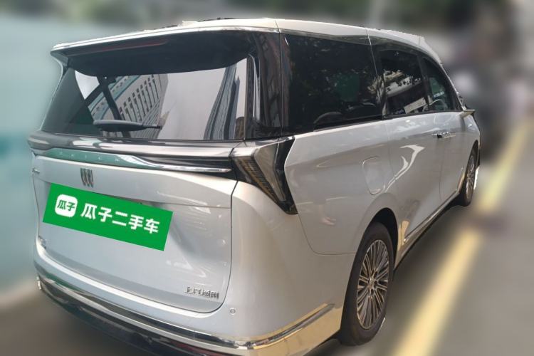 Used Buick GL8 New Energy 2024 Lu Zun Deluxe Edition 7-Seater Rear Right 45 Deg