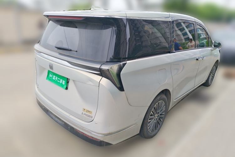 Used Buick GL8 New Energy 2024 Lu Zun Luxury Edition 7-Seater Rear Right 45 Deg