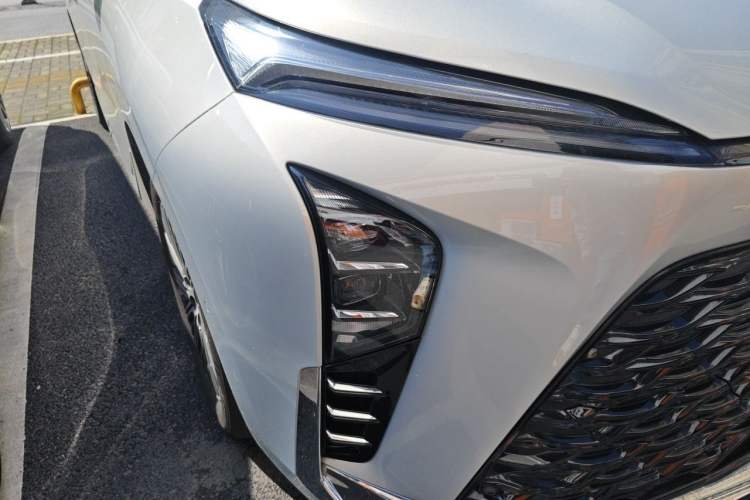 Used Buick GL8 New Energy 2024 Lu Zun Luxury Edition 7-Seater Right Front Headlight