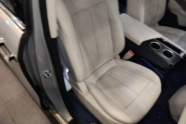 Used Buick GL8 New Energy 2024 Lu Zun Luxury Edition 6-Seater Right Front Seat