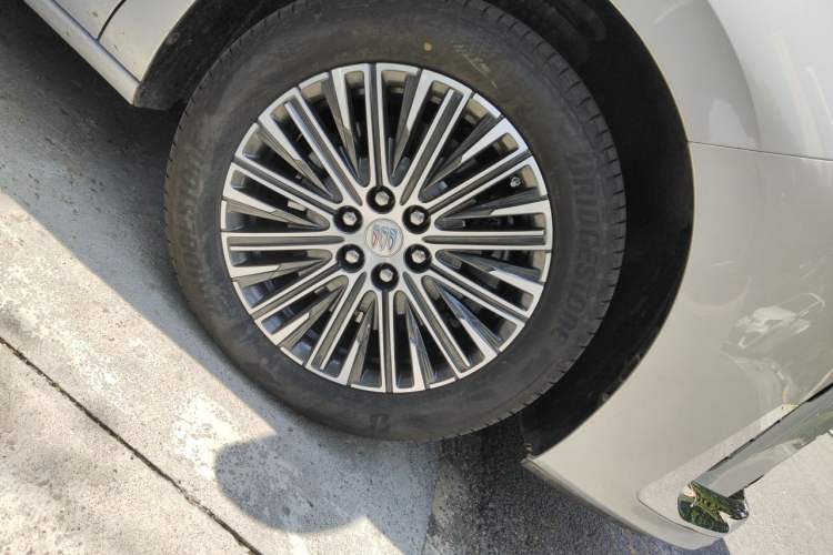 Used Buick GL8 New Energy 2024 Lu Zun Deluxe Edition 7-Seater Right Front Wheel Hub