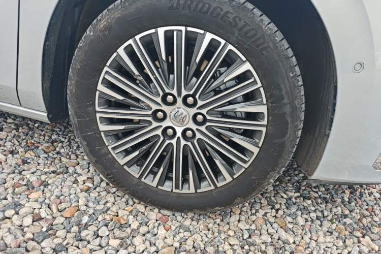 Used Buick GL8 New Energy 2024 Lu Zun Luxury Edition 7-Seater Right Front Wheel Hub