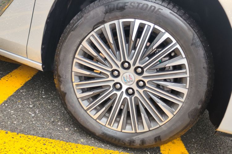 Used Buick GL8 New Energy 2024 Lu Zun Deluxe Edition 7-Seater Right Front Wheel Hub