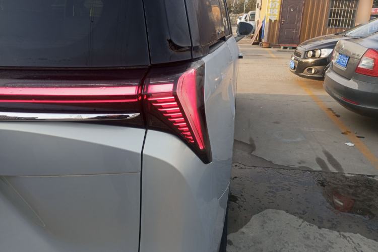 Used Buick GL8 New Energy 2024 Lu Zun Luxury Edition 7-Seater Right Rear Taillight
