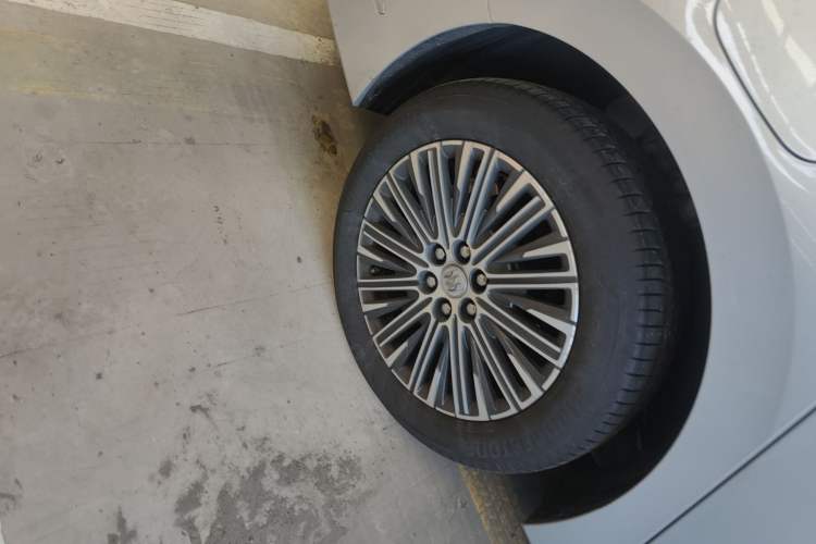 Used Buick GL8 New Energy 2024 Lu Zun Luxury Edition 7-Seater Right Rear Wheel Hub