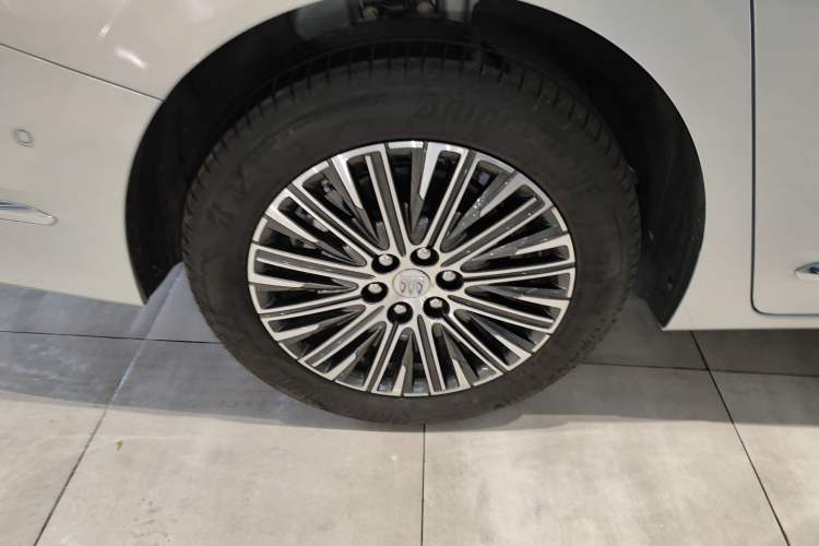 Used Buick GL8 New Energy 2024 Lu Zun Luxury Edition 6-Seater Right Rear Wheel Hub