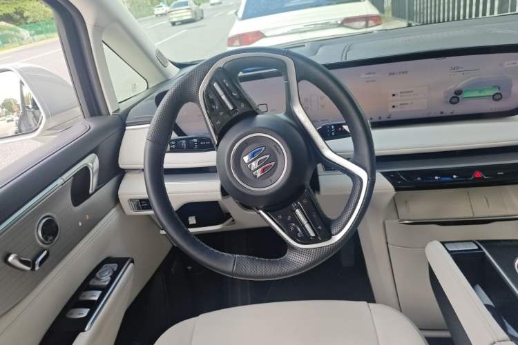 Used Buick GL8 New Energy 2024 Lu Zun Deluxe Edition 7-Seater Steering Wheel