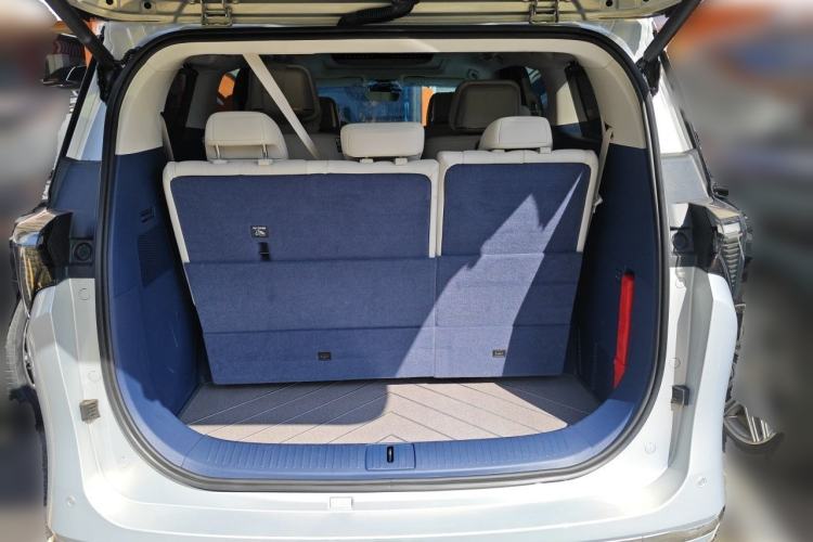Used Buick GL8 New Energy 2024 Lu Zun Luxury Edition 7-Seater Trunk