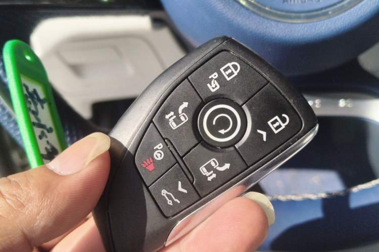 Used Buick GL8 New Energy 2024 Lu Zun Luxury Edition 7-Seater Vehicle Key