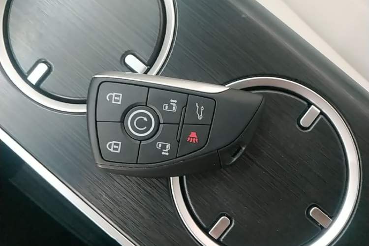 Used Buick GL8 New Energy 2024 Lu Zun Deluxe Edition 7-Seater Vehicle Key