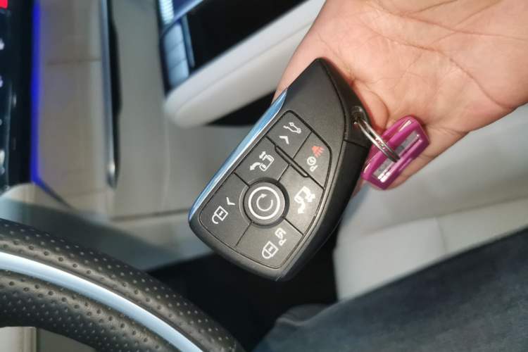 Used Buick GL8 New Energy 2024 Lu Zun Luxury Edition 7-Seater Vehicle Key