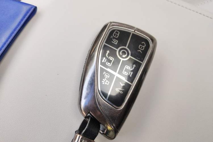 Used Buick GL8 New Energy 2024 Lu Zun Deluxe Edition 7-Seater Vehicle Key