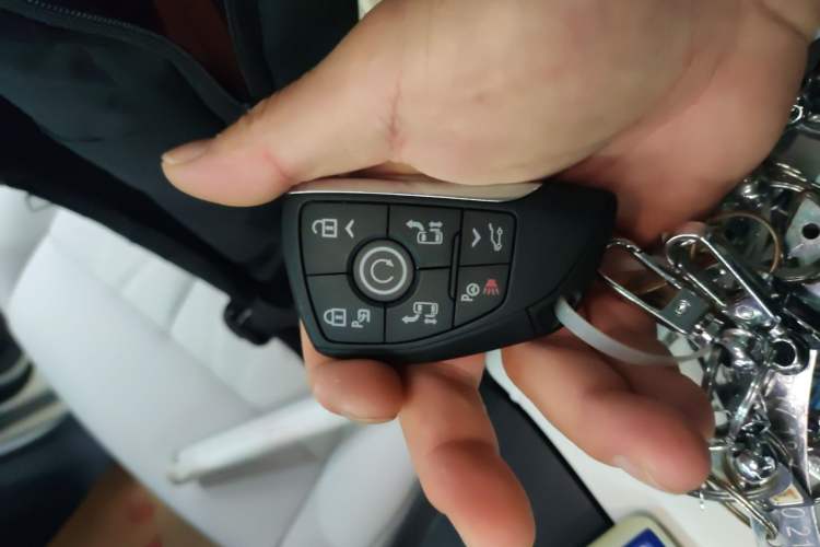 Used Buick GL8 New Energy 2024 Lu Zun Luxury Edition 7-Seater Vehicle Key
