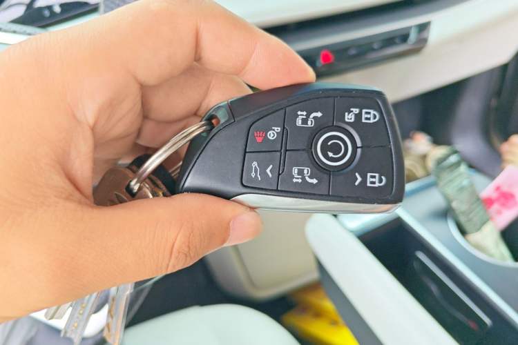 Used Buick GL8 New Energy 2024 Lu Zun Luxury Edition 7-Seater Vehicle Key