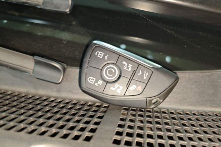 Used Buick GL8 New Energy 2024 Lu Zun Luxury Edition 6-Seater Vehicle Key