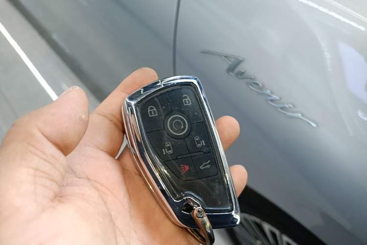 Used Buick GL8 New Energy 2024 Lu Zun Deluxe Edition 7-Seater Vehicle Key