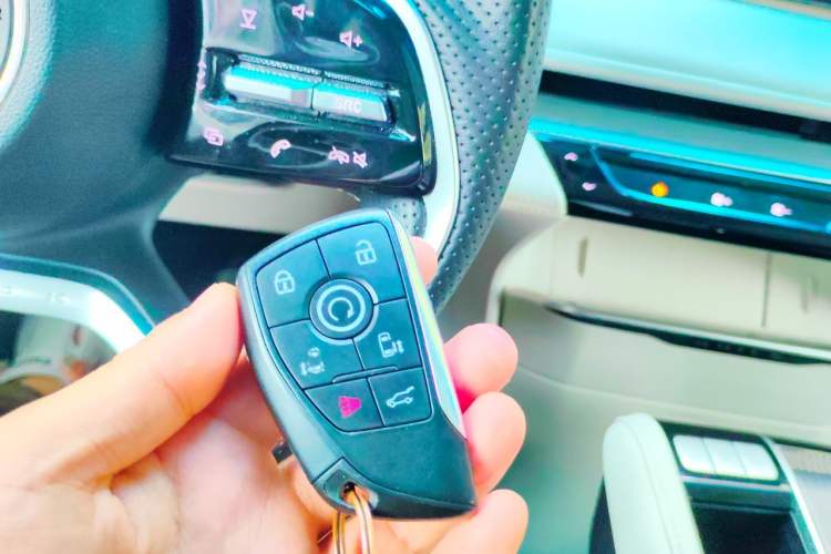 Used Buick GL8 New Energy 2024 Lu Zun Deluxe Edition 7-Seater Vehicle Key
