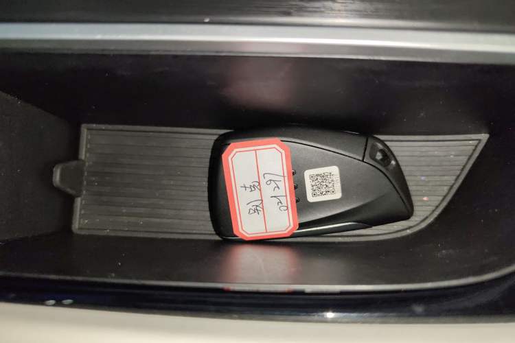 Used Buick GL8 New Energy 2024 Lu Zun Luxury Edition 6-Seater Vehicle Key