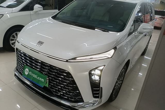 Ojetý Buick GL8 New Energy 2024 Lu Zun Luxury Edition 7-Seater