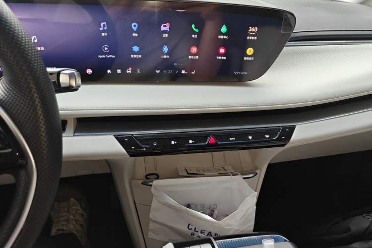 Used Buick GL8 New Energy 2024 Lu Zun Deluxe Edition 7-Seater Audio And AC Panel