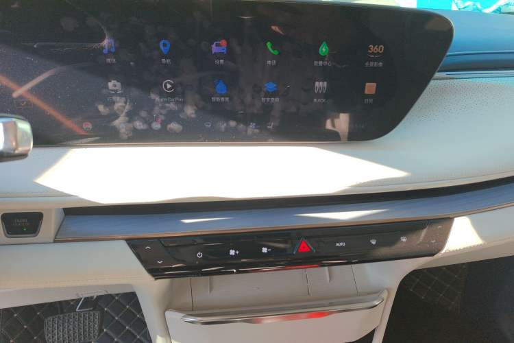 Used Buick GL8 New Energy 2024 Lu Zun Luxury Edition 7-Seater Audio And AC Panel