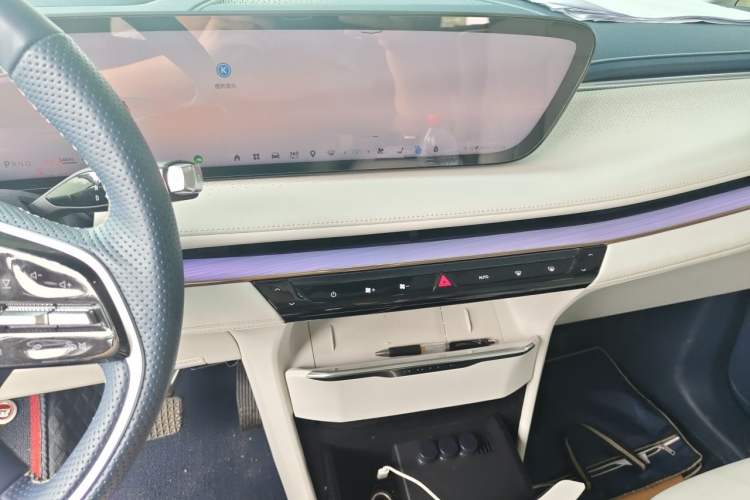 Used Buick GL8 New Energy 2024 Lu Zun Luxury Edition 7-Seater Audio And AC Panel
