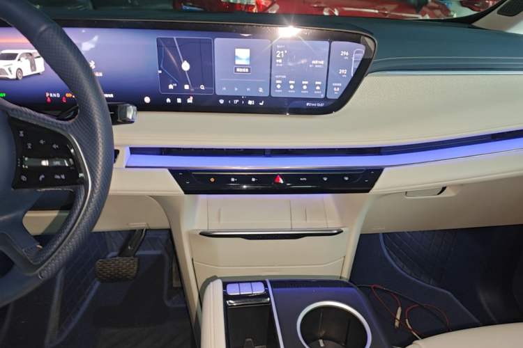 Used Buick GL8 New Energy 2024 Lu Zun Luxury Edition 7-Seater Audio And AC Panel